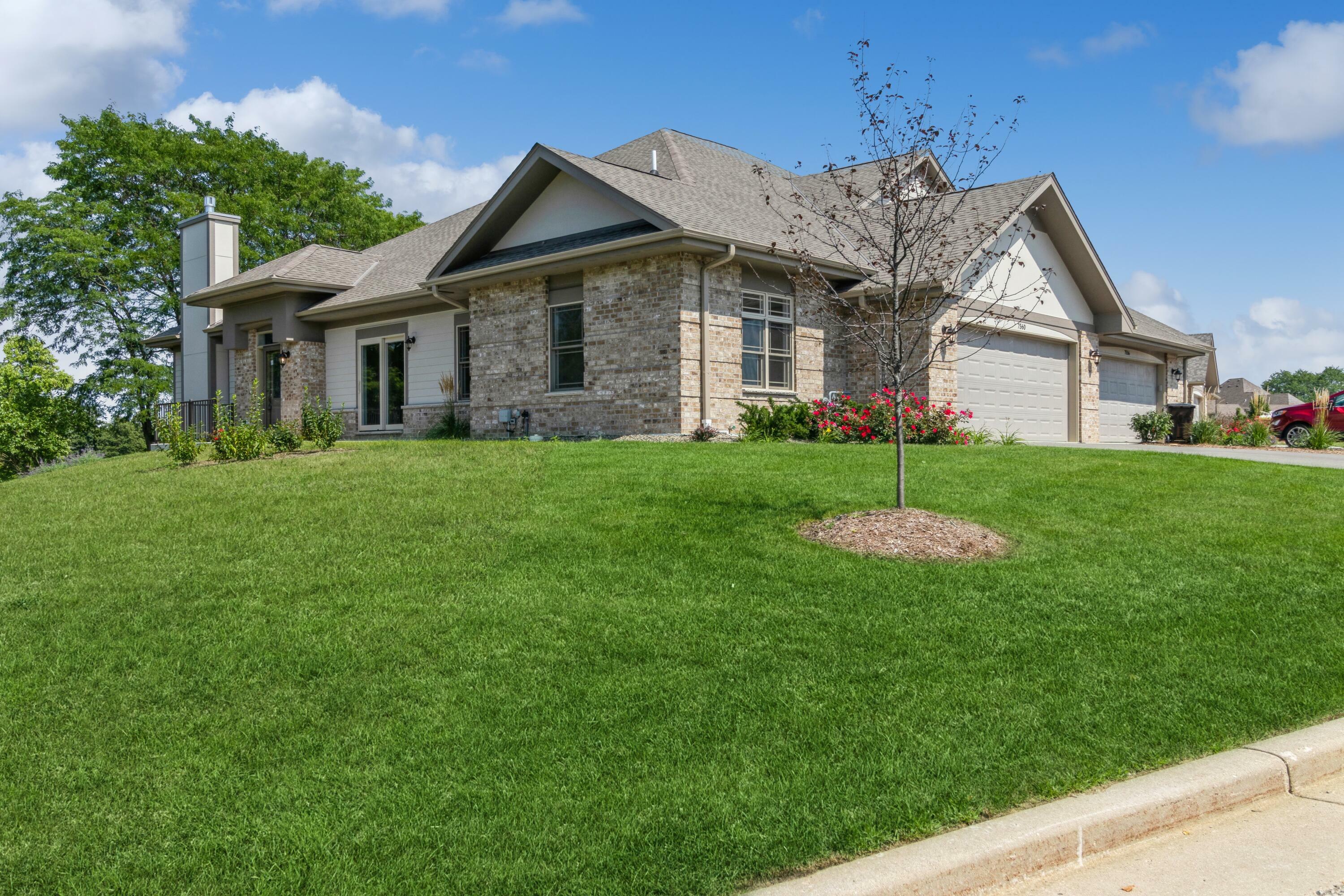 Property Photo:  7560 W Tuckaway Pines Cir  WI 53132 