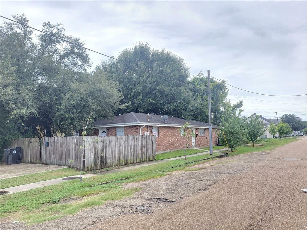 Property Photo:  903 Belleville Street  LA 70114 