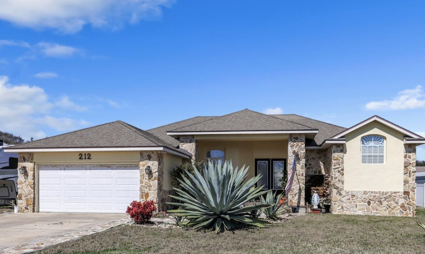 Property Photo:  212 Thirteenth  FL 32084 