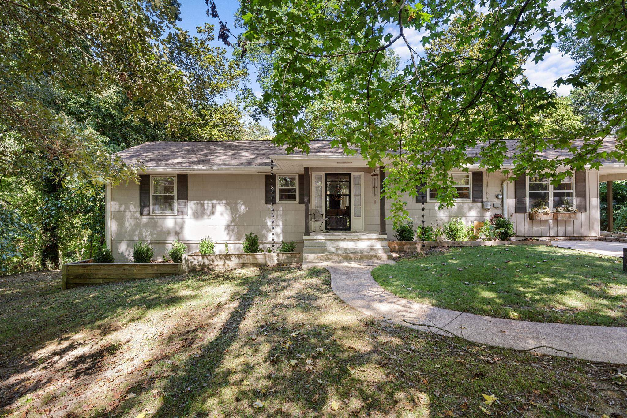 Property Photo:  300 Broadway Cir SW  AL 35055 - CULLMAN 