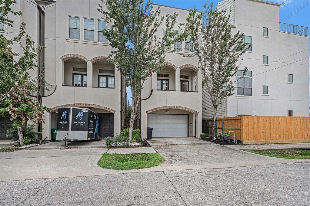 Property Photo:  4102 Schuler Street  TX 77007 