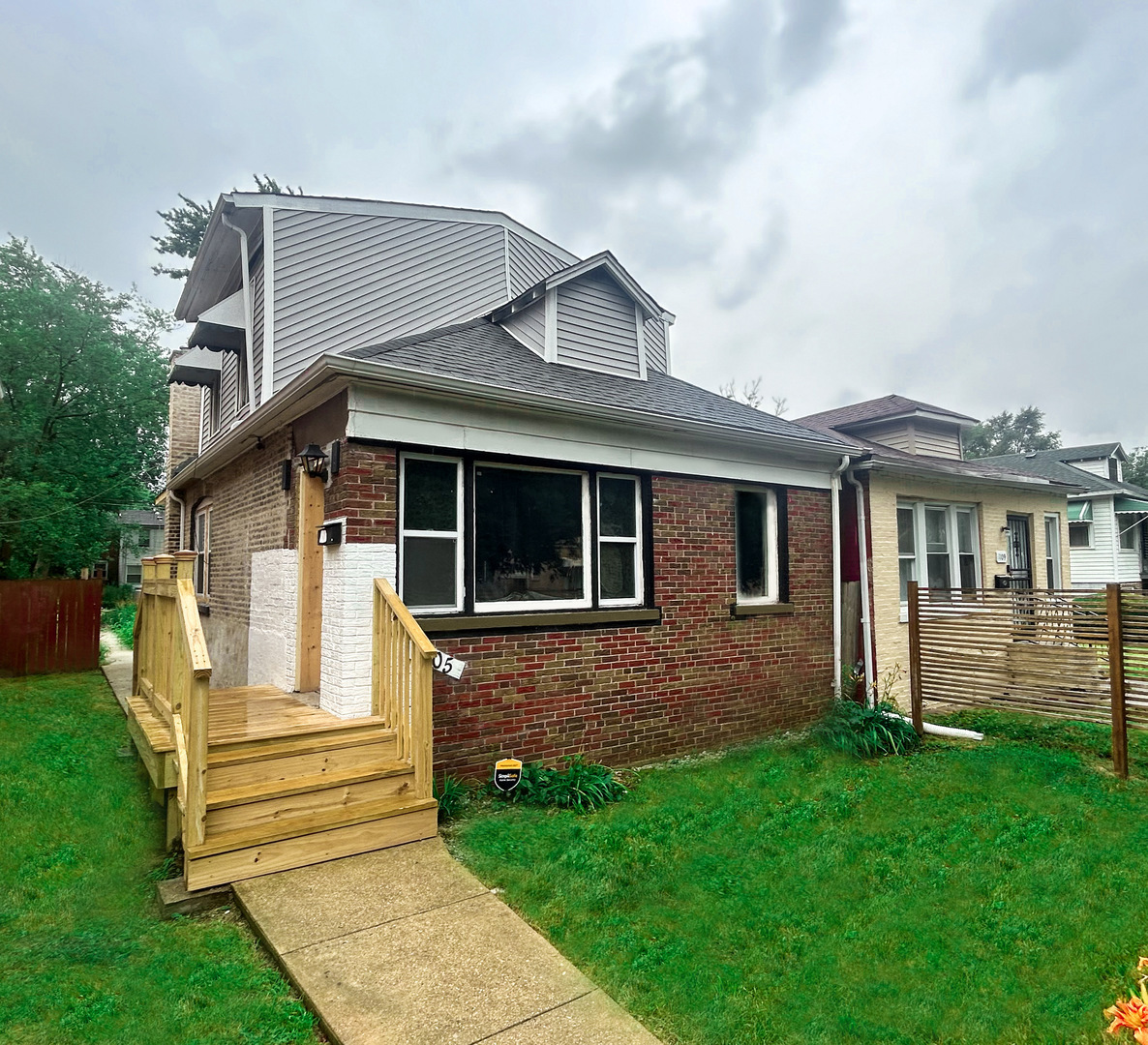 Property Photo:  1105 W 111th Place  IL 60643 