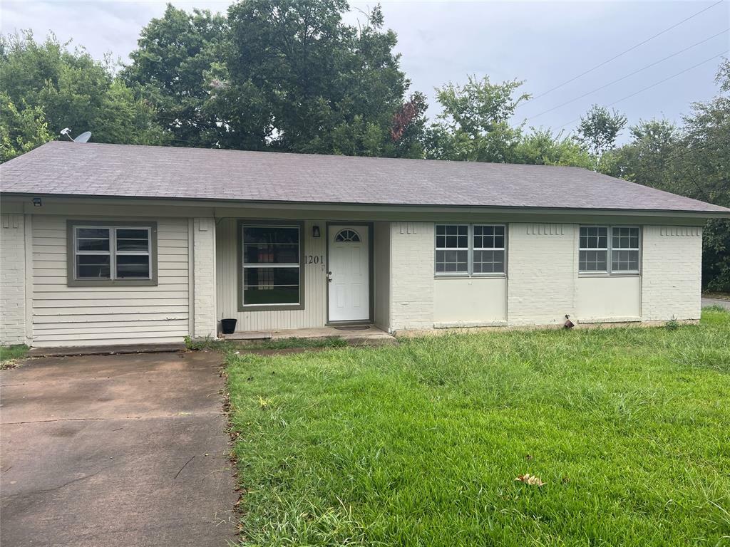 Property Photo: 1201 W Center Street TX 75092