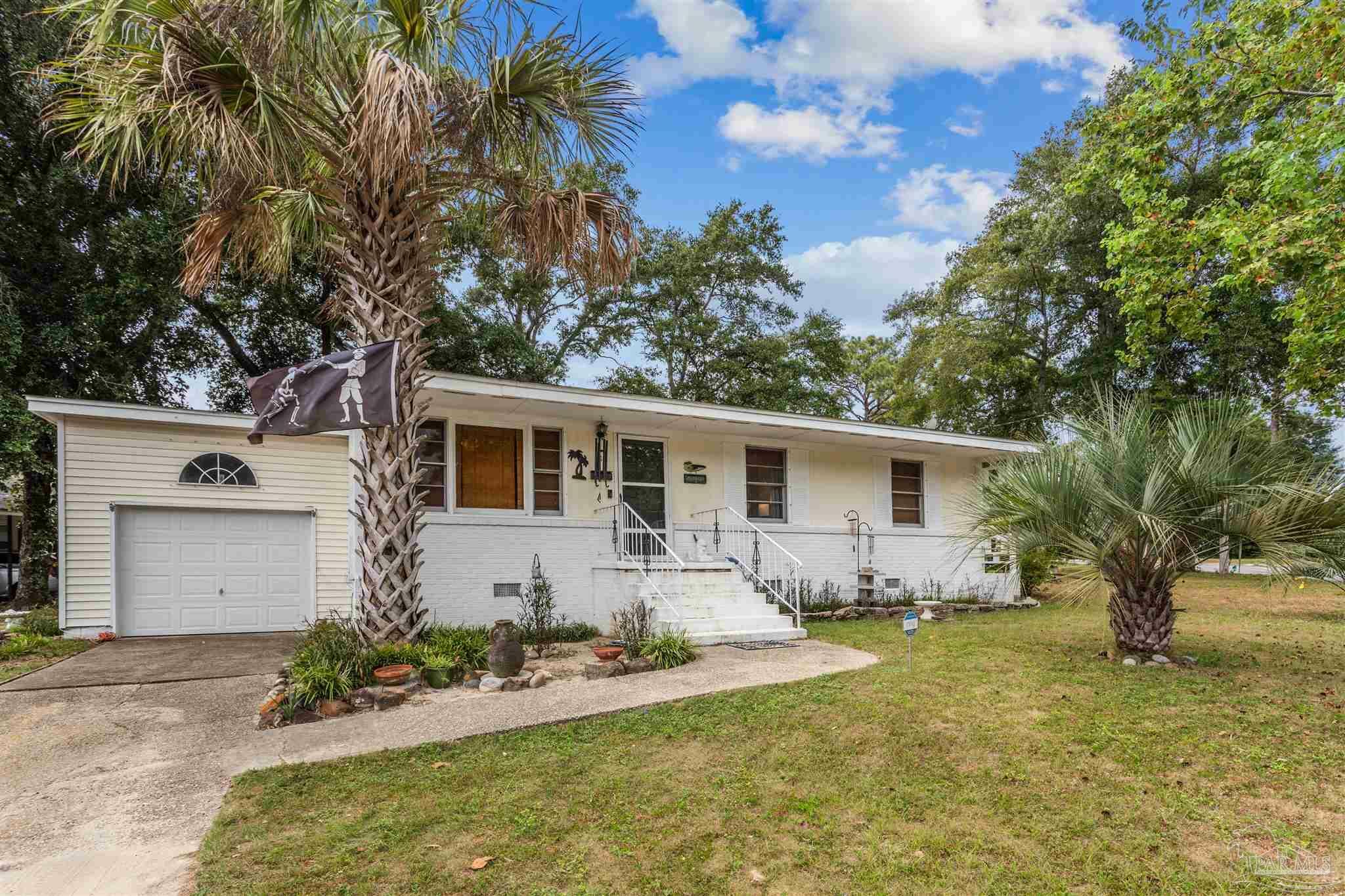 Property Photo:  311 Drew Cir  FL 32503 