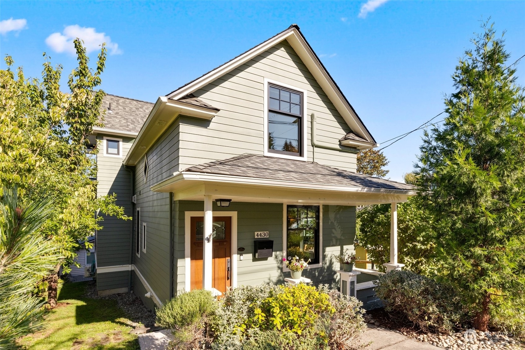 Property Photo:  4430 Letitia Avenue S  WA 98118 