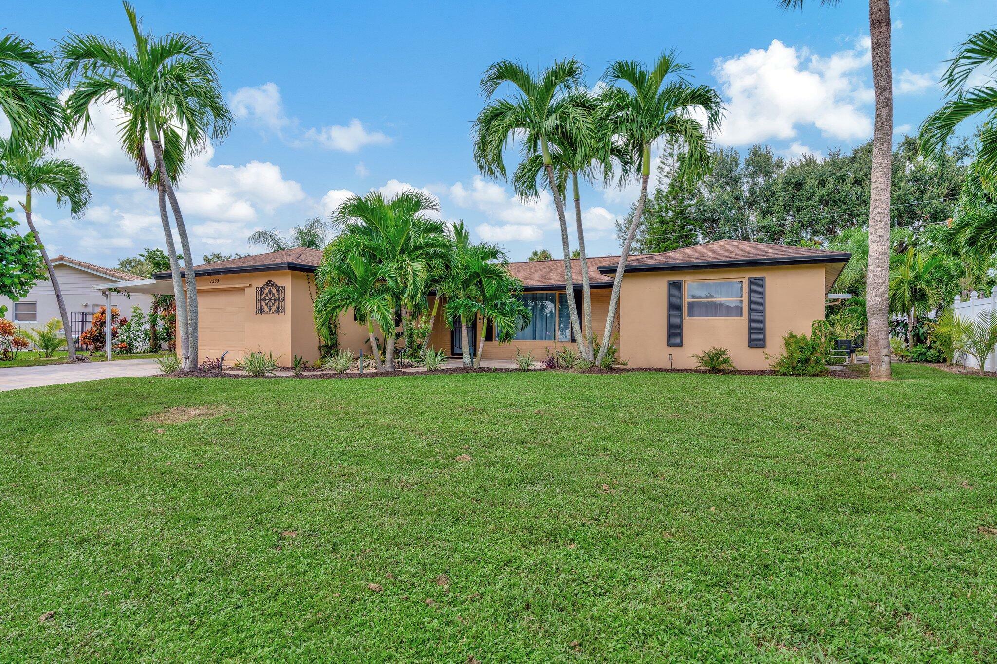 Property Photo:  7235 St Andrews Road  FL 33467 