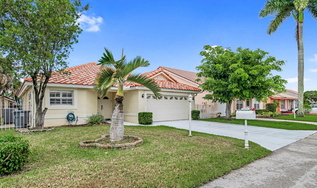 Property Photo:  11121 Lakeaire Circle  FL 33498 