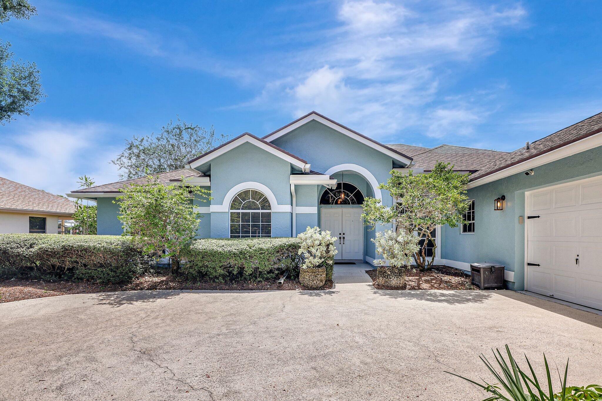 Property Photo:  2008 SW Danforth Circle  FL 34990 