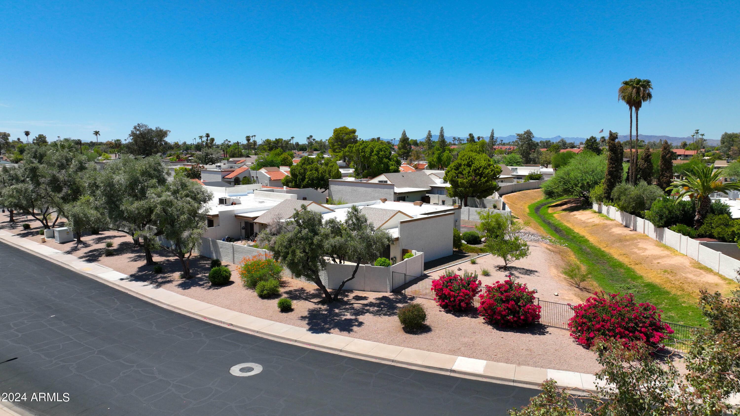 Property Photo:  1930 S Westwood -- 6  AZ 85210 