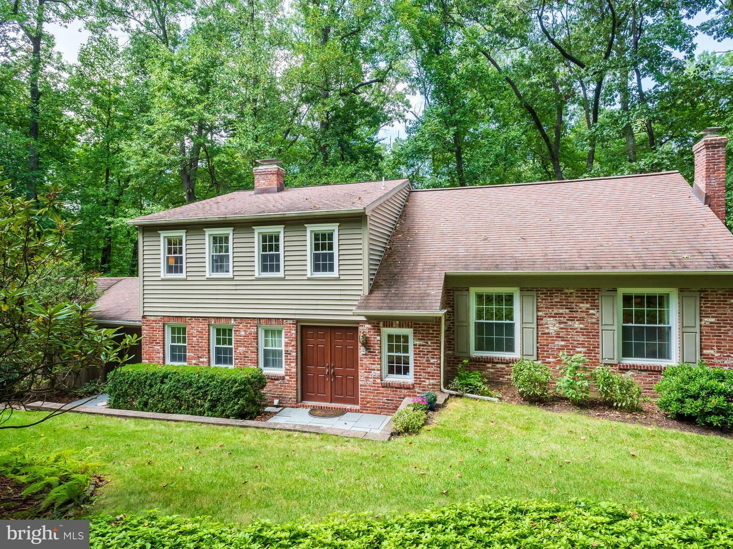 Property Photo:  915 Horseshoe Trail  PA 19481 