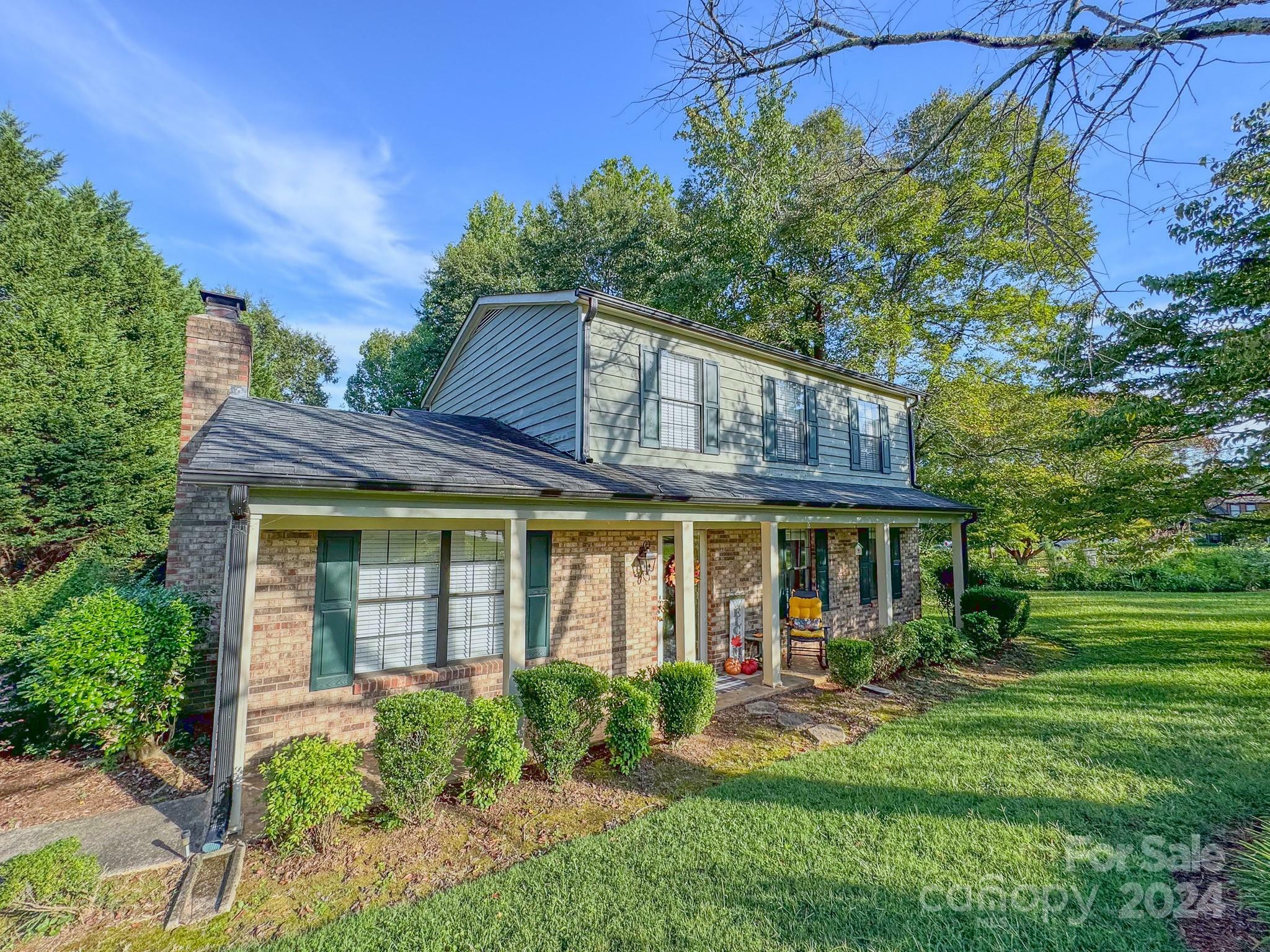 Property Photo:  2201 Fox Hunt Drive  NC 28054 