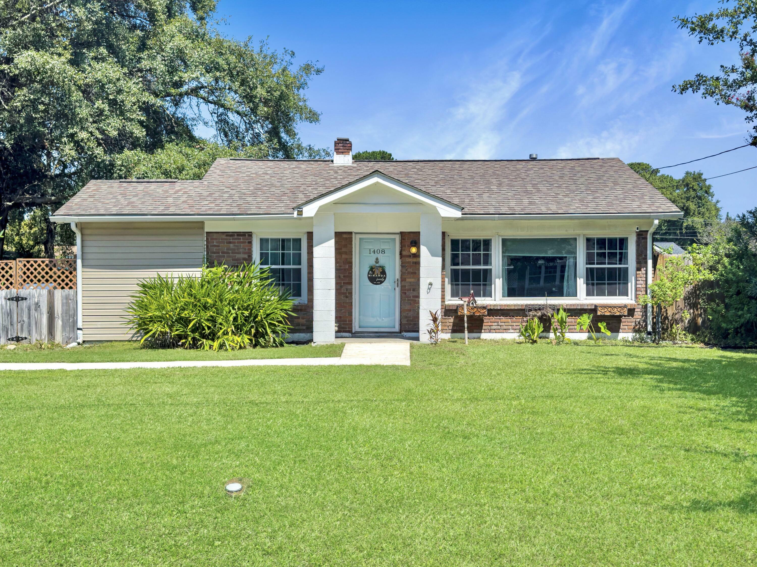 Property Photo:  1408 Rainbow Road  SC 29412 