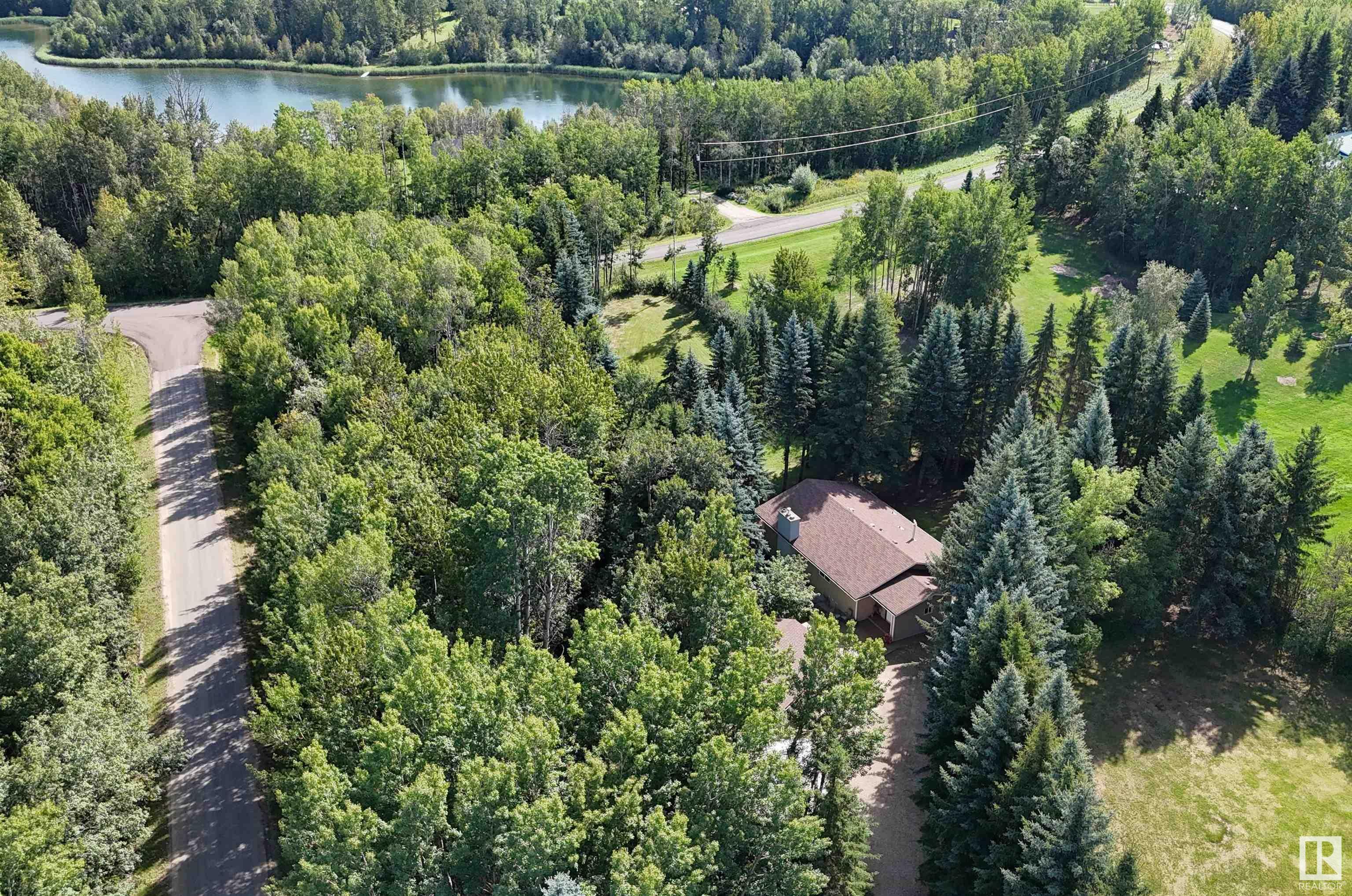 Property Photo:  53106 Rge Rd 14 28  AB T7Y 2T3 