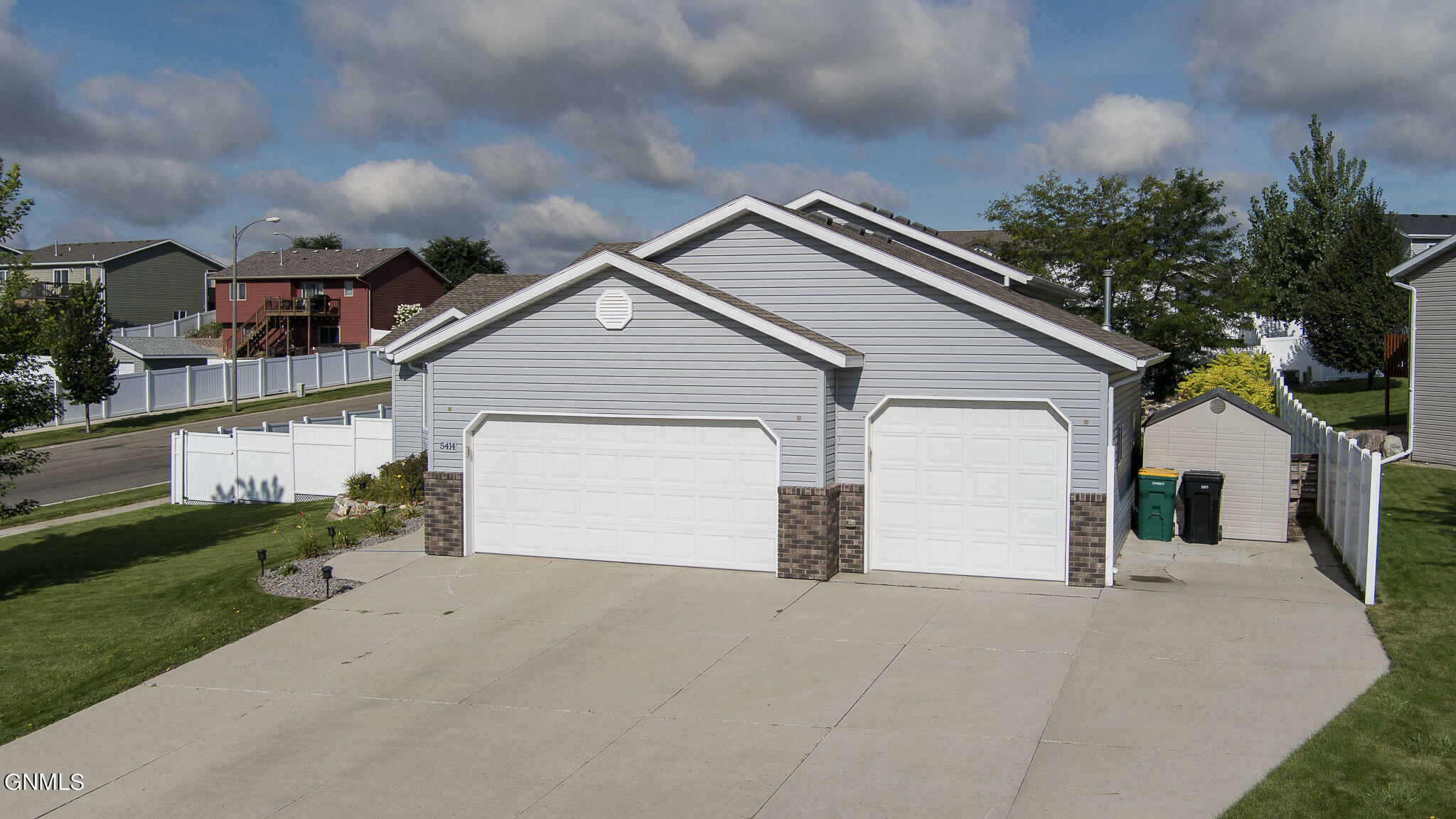 Property Photo:  5414 Calvert Drive  ND 58503 