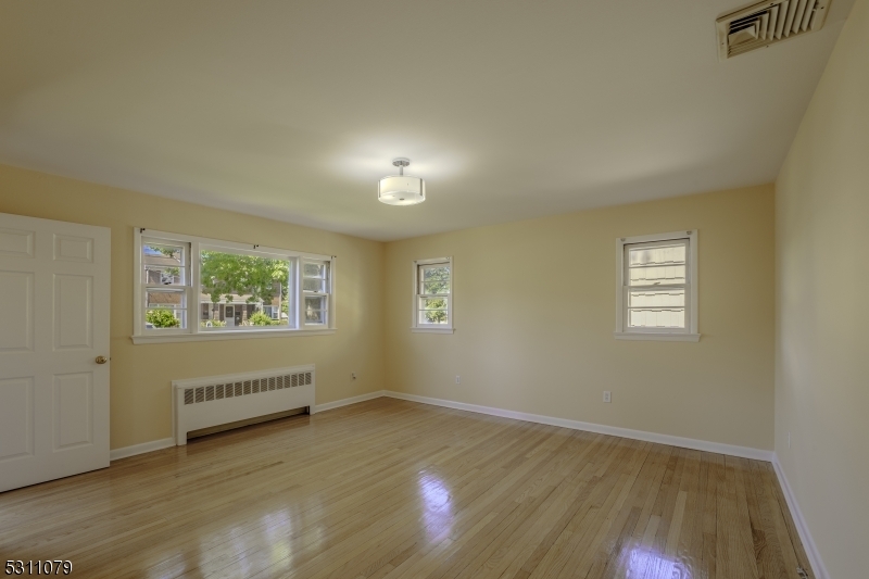 Property Photo:  245 Coddington St 1  NJ 07065 