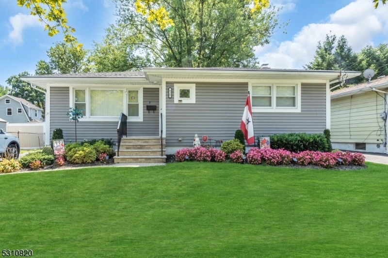 Property Photo: 626 W Meadow Ave NJ 07065