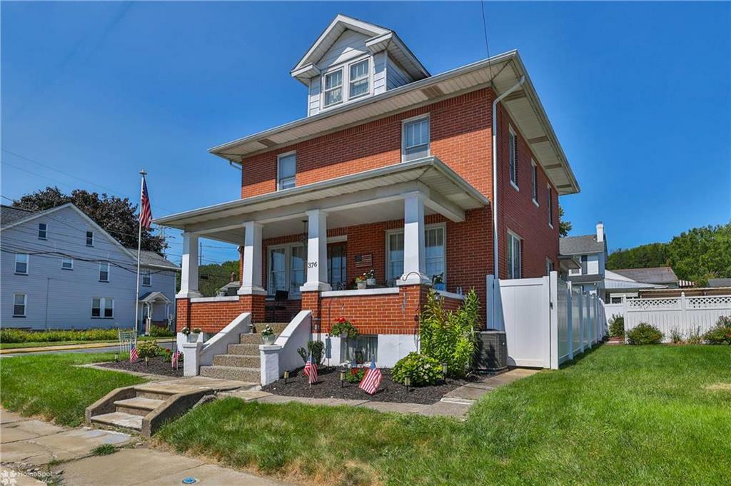 Property Photo:  376 Mauch Chunk Street  PA 18064 