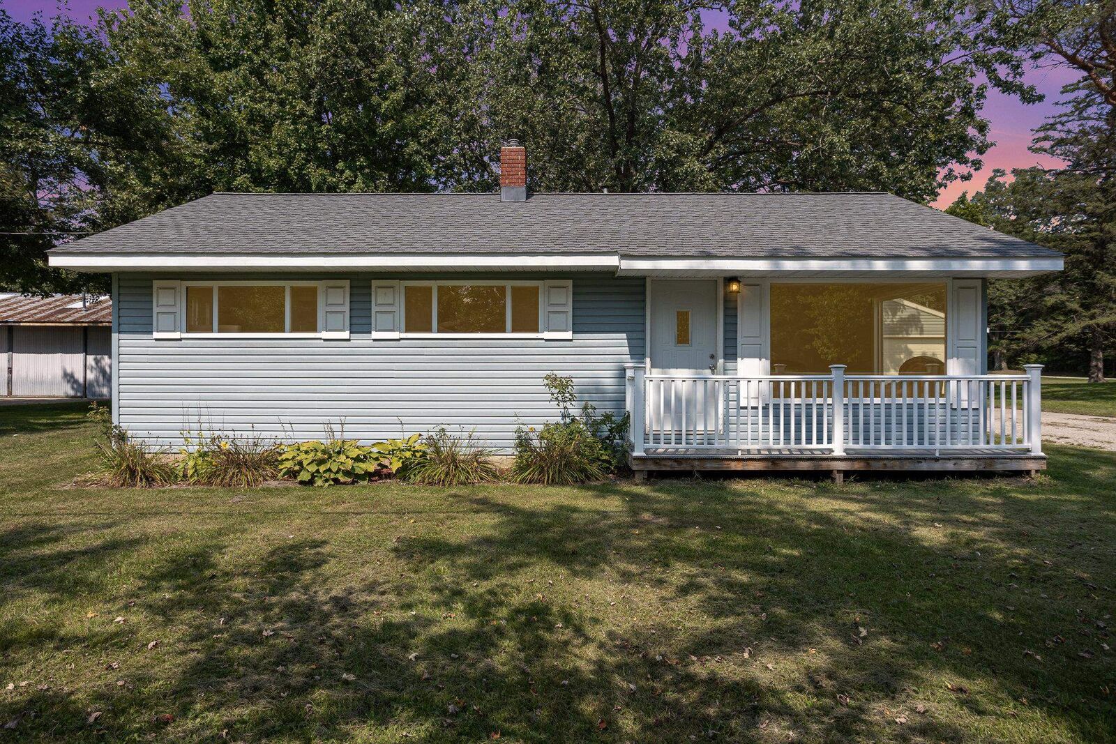 Property Photo:  1136 W Prairie  MI 48640 