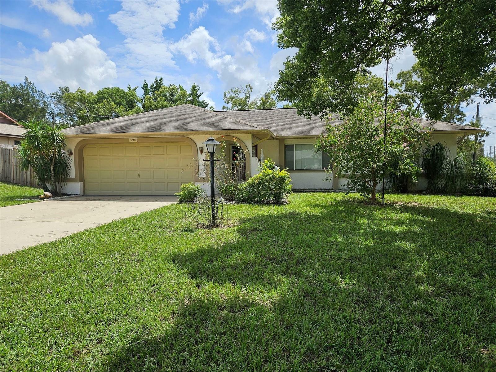 Property Photo:  11200 Homeway Street  FL 34609 