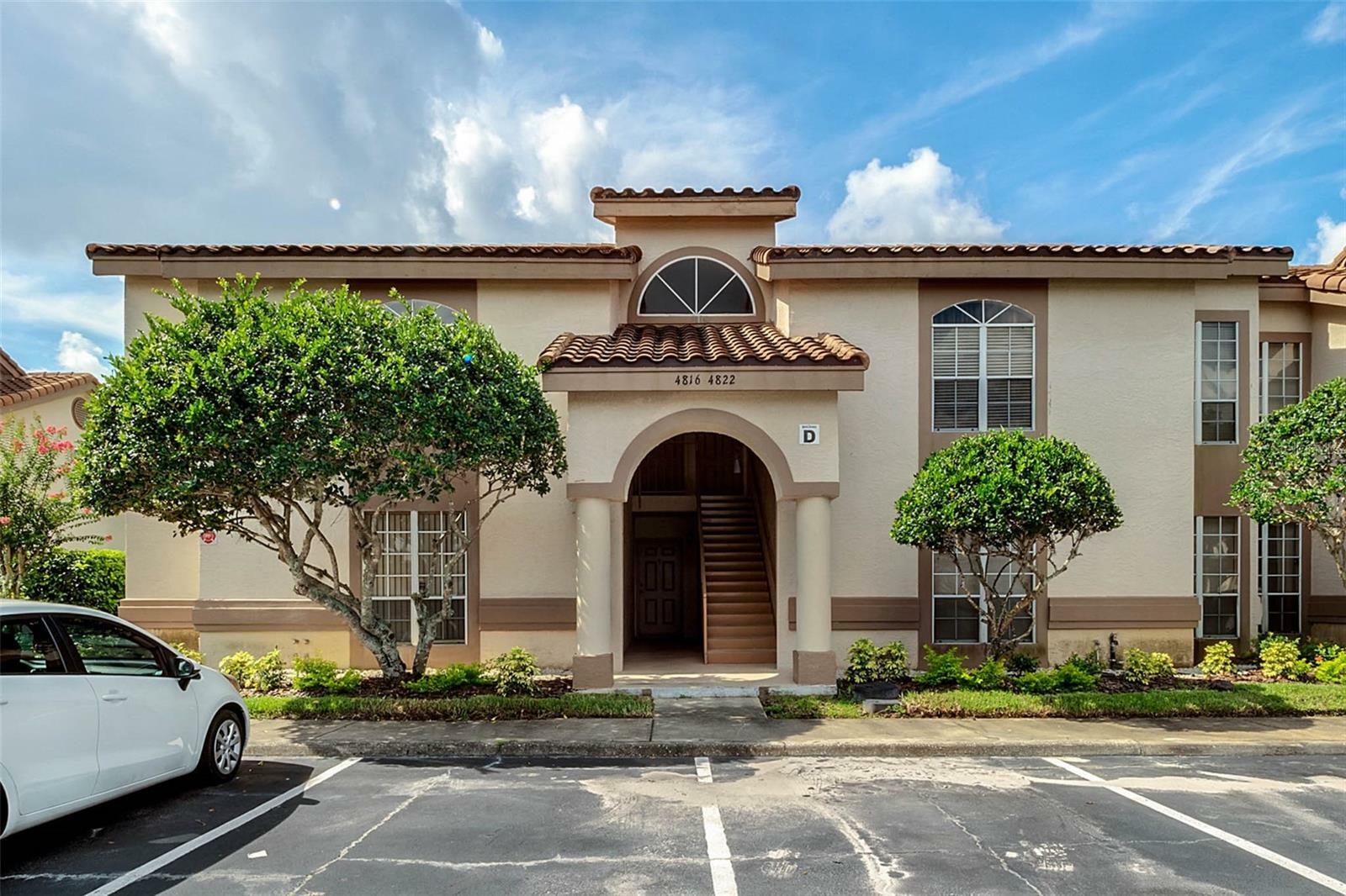 Property Photo: 4816 Normandy Place 106 FL 32811