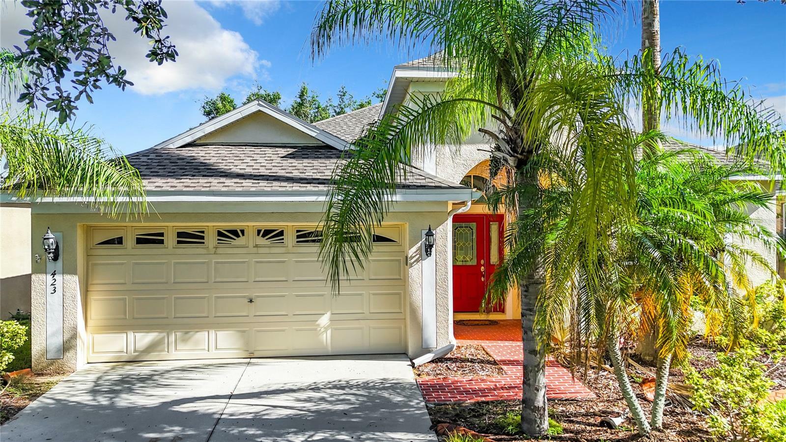 Property Photo: 423 Durham Shore Court FL 33572