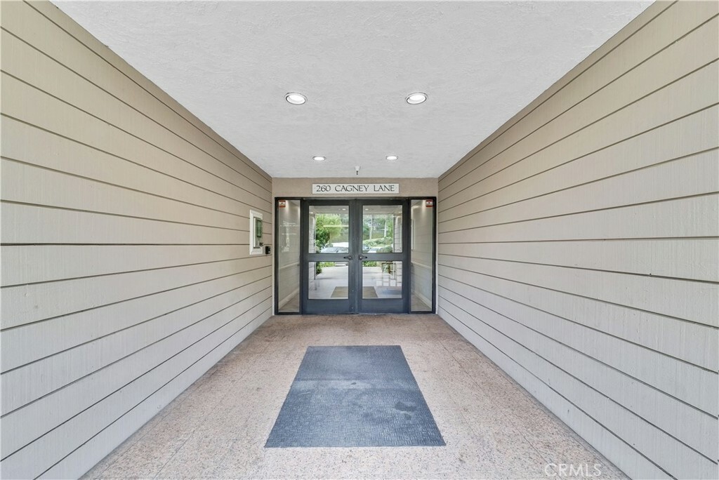 Property Photo:  260 Cagney Lane 105  CA 92663 