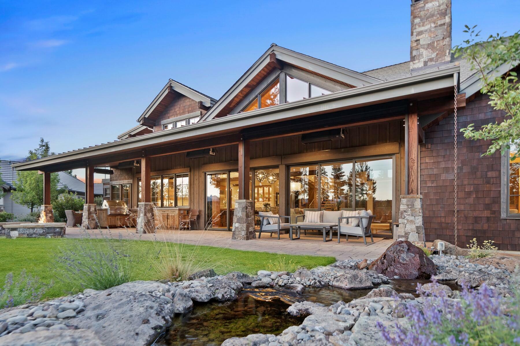Property Photo: 61655 Hosmer Lake Drive OR 97702