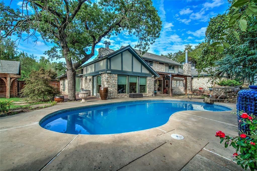 Property Photo:  1004 Oak Tree Drive  OK 73025 