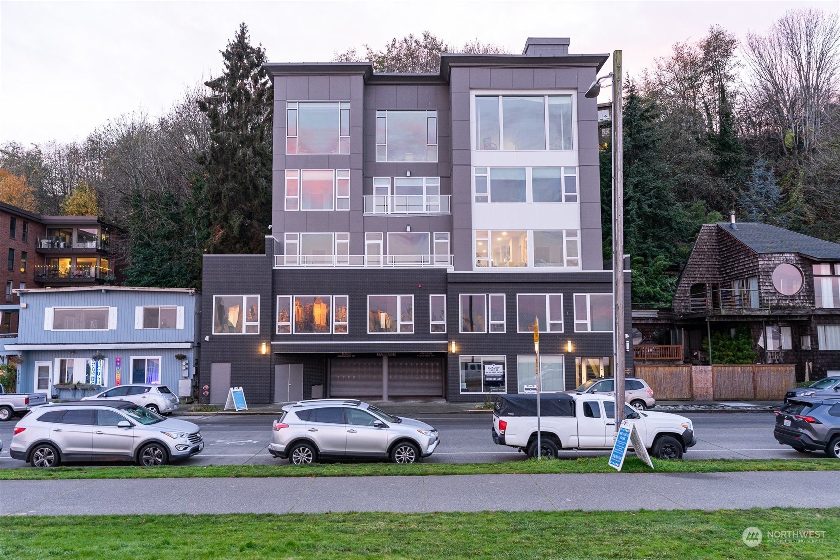 Property Photo:  1709 Harbor Avenue SW 402  WA 98126 