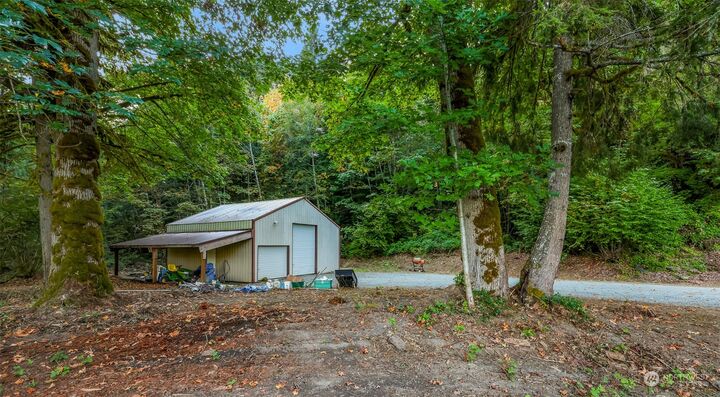 Property Photo: 7562 Powerline Road WA 98267