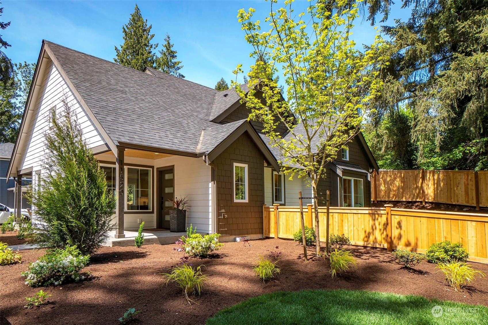 Property Photo:  11520 NE 53rd Street  WA 98033 