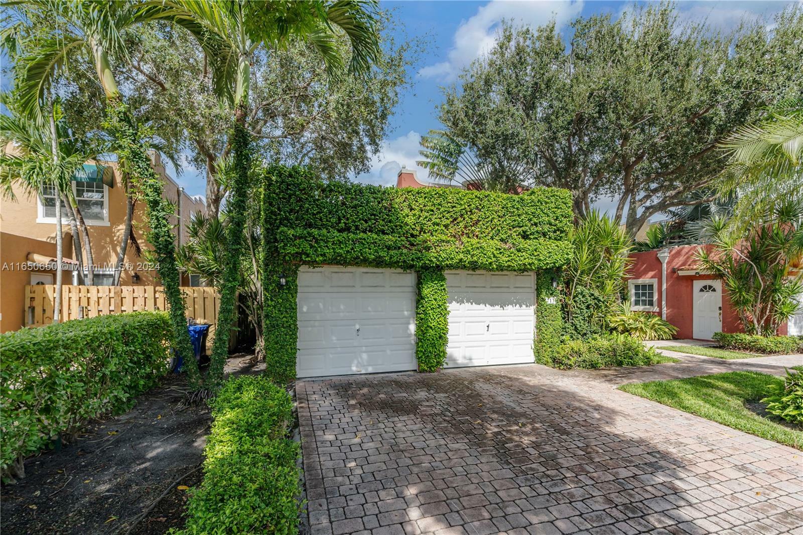 Property Photo:  713 NW 1st Ave  FL 33311 