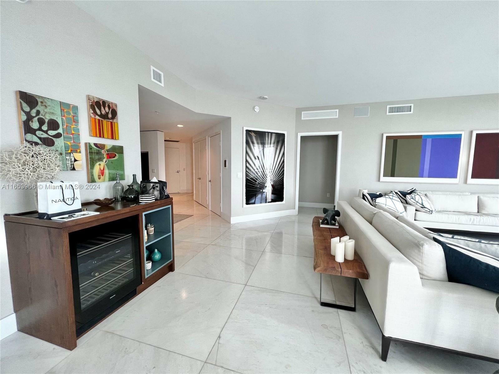 Property Photo:  17111 Biscayne Blvd 1102  FL 33160 