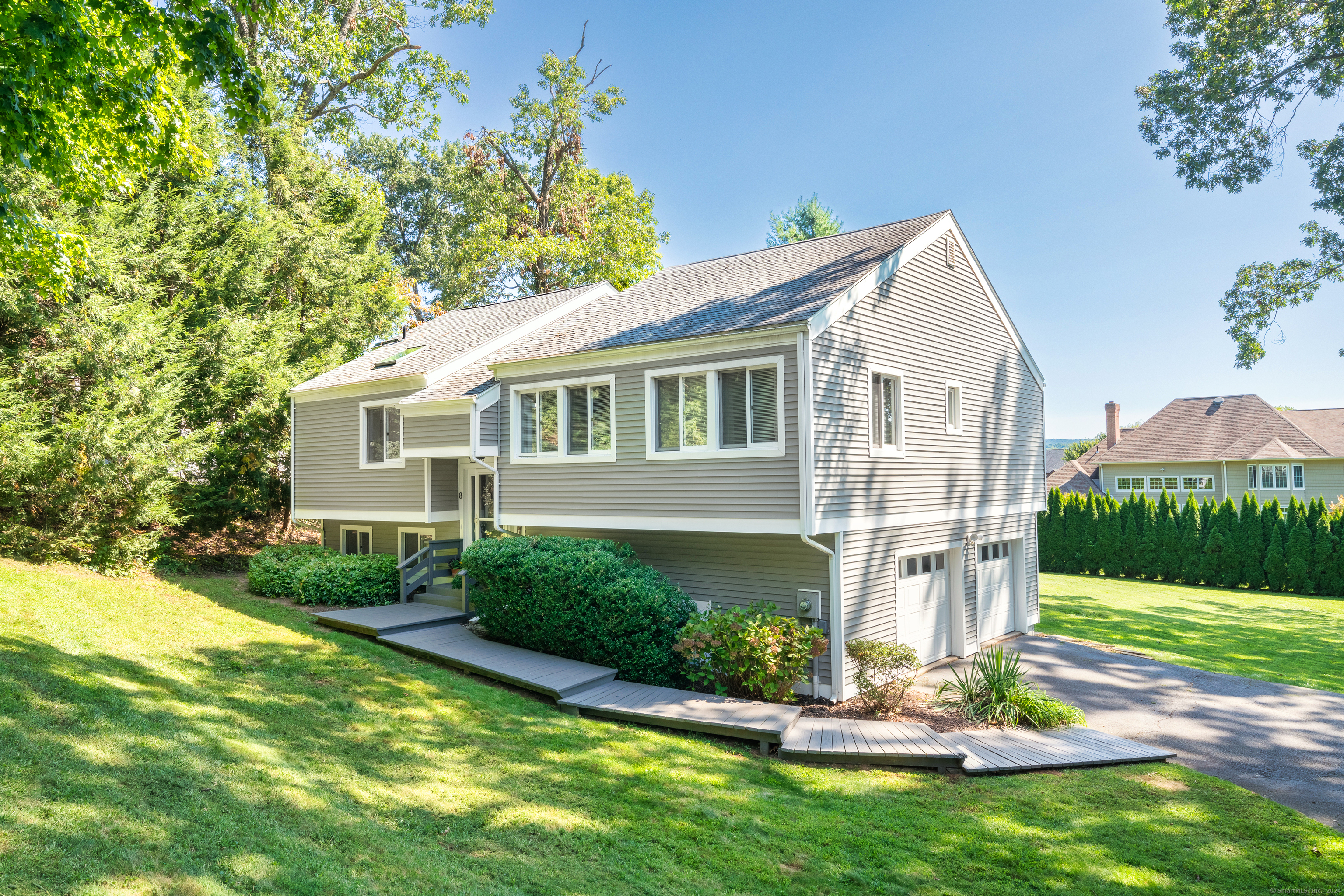 Property Photo: 8 Rivergate Drive CT 06416