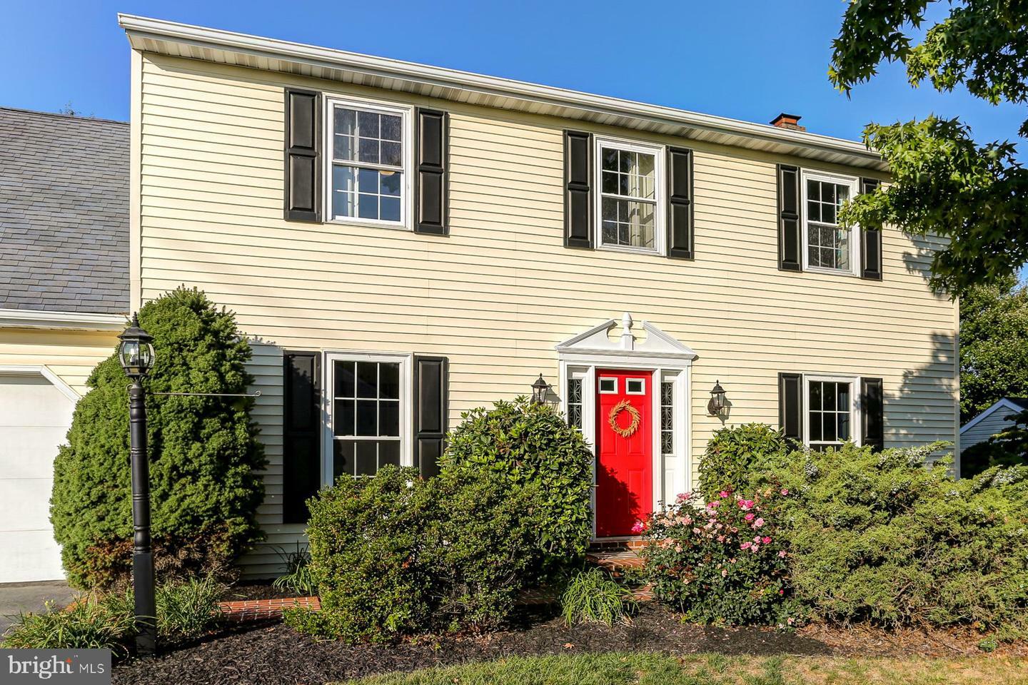 Property Photo:  2 Foxbury Drive  PA 17022 