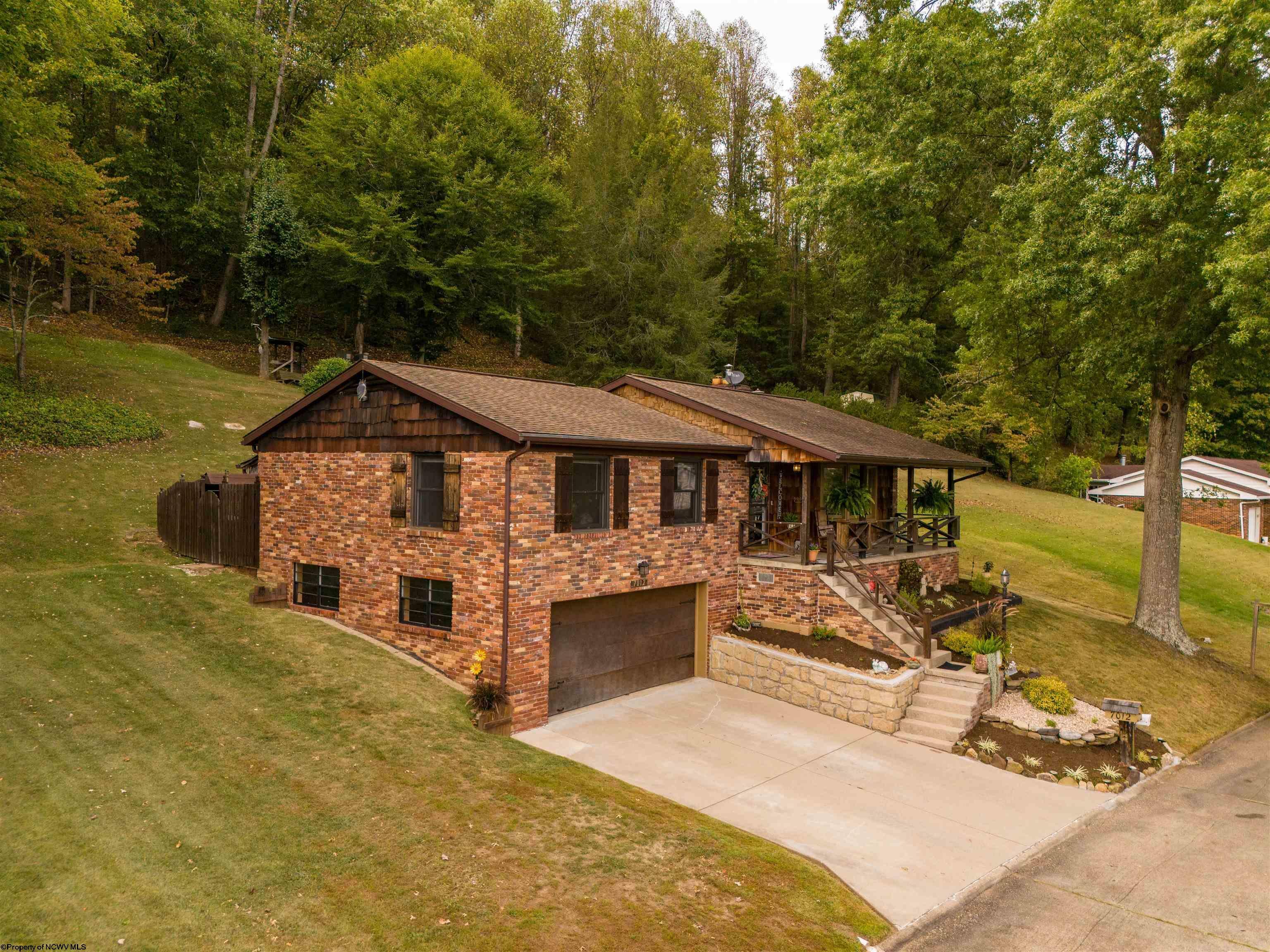 Property Photo:  7012 Kanawha Farm Circle  WV 25312 