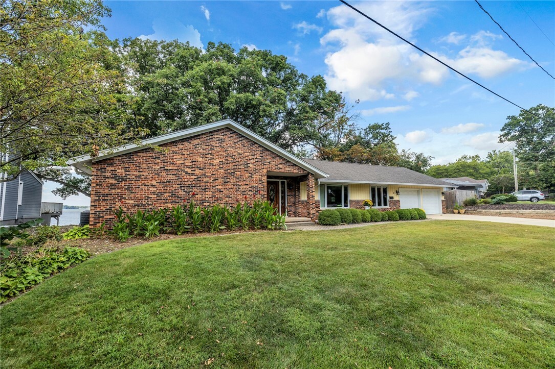 Property Photo:  24 Oak Ridge Drive  IL 62521 