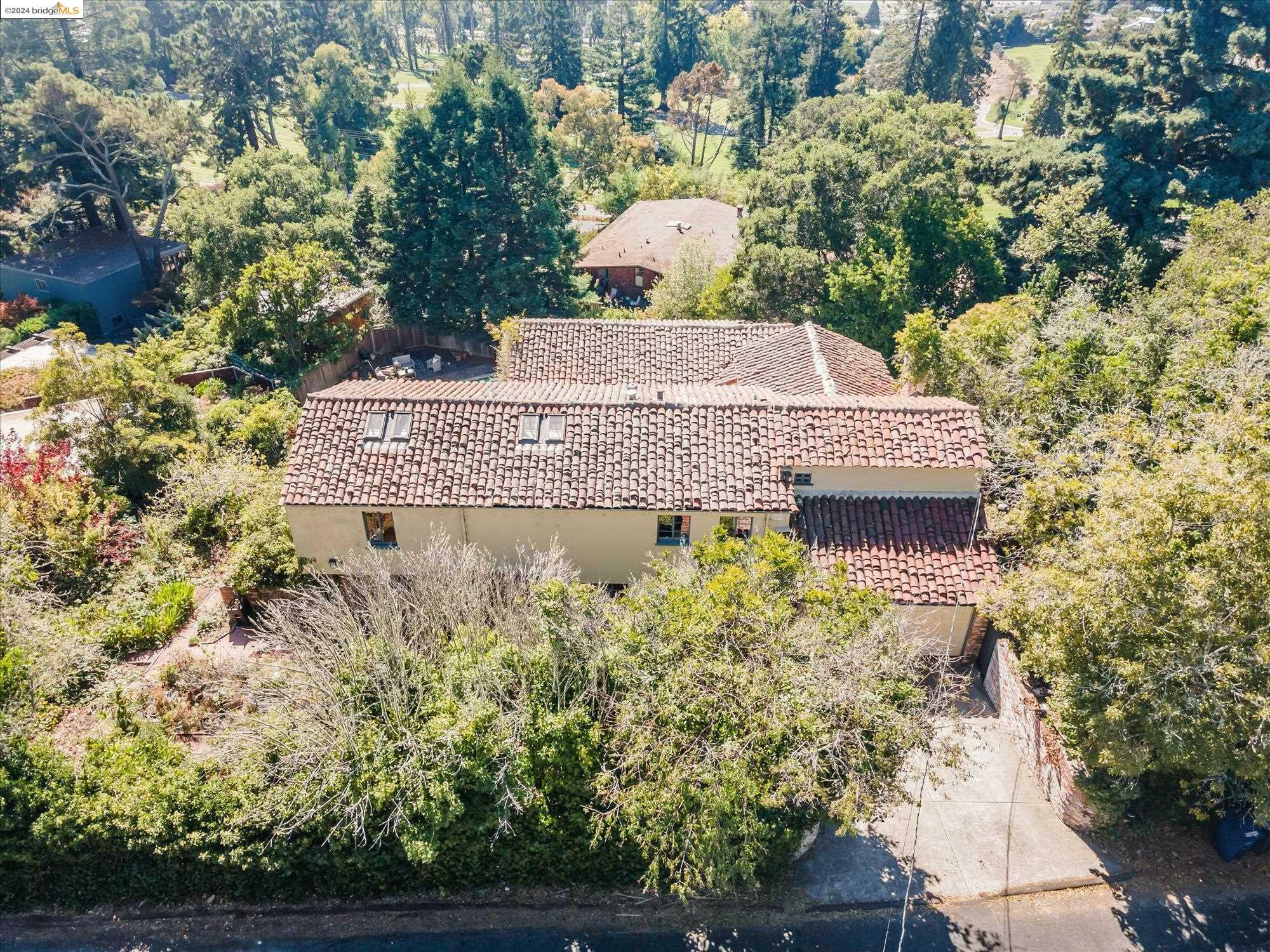 Property Photo: 44 Highgate Rd CA 94707