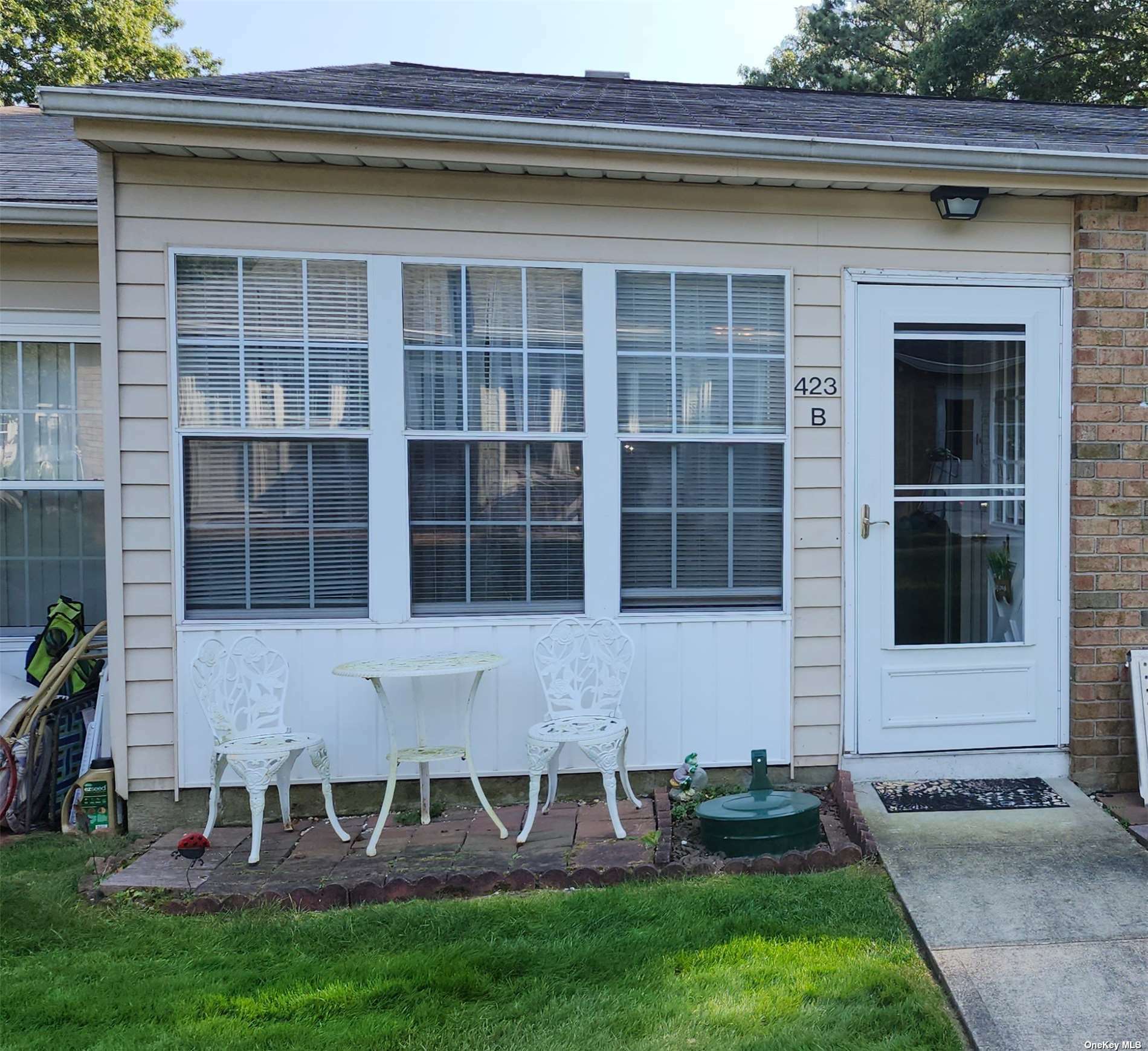 Property Photo:  423 Woodbridge Drive B  NY 11961 