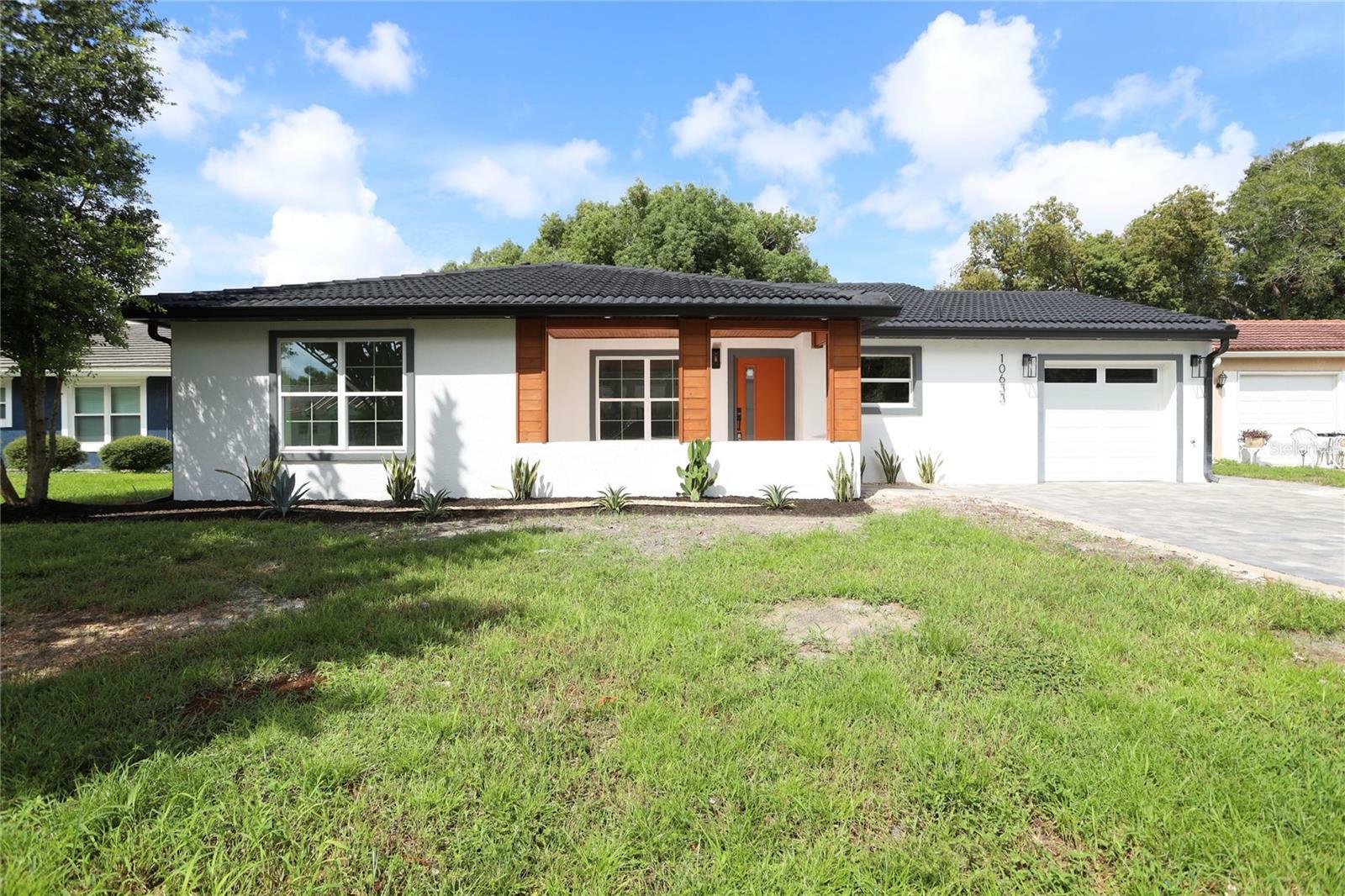 Property Photo:  10633 Watertown Court  FL 32821 