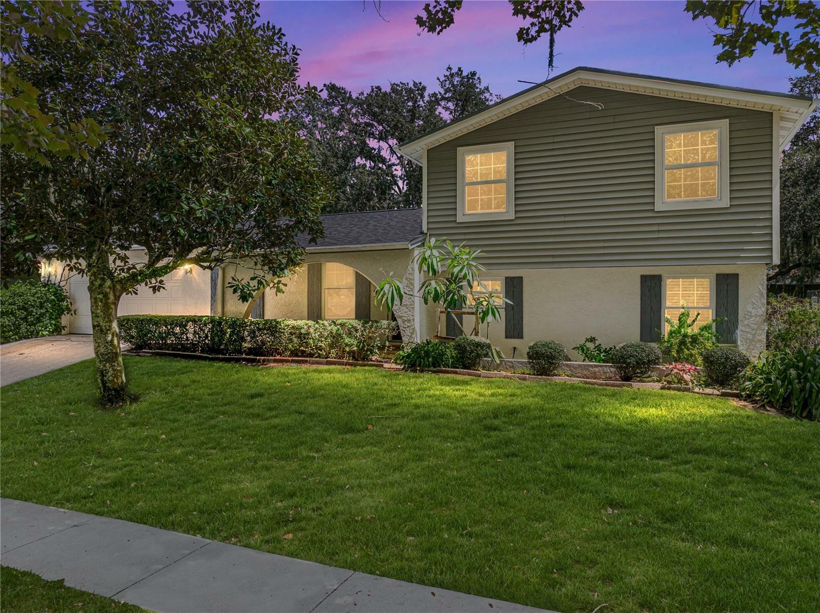 Property Photo:  507 Hillpine Way  FL 33510 