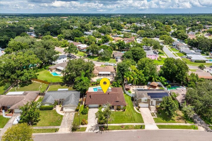 Property Photo: 609 Applewood Avenue FL 32714