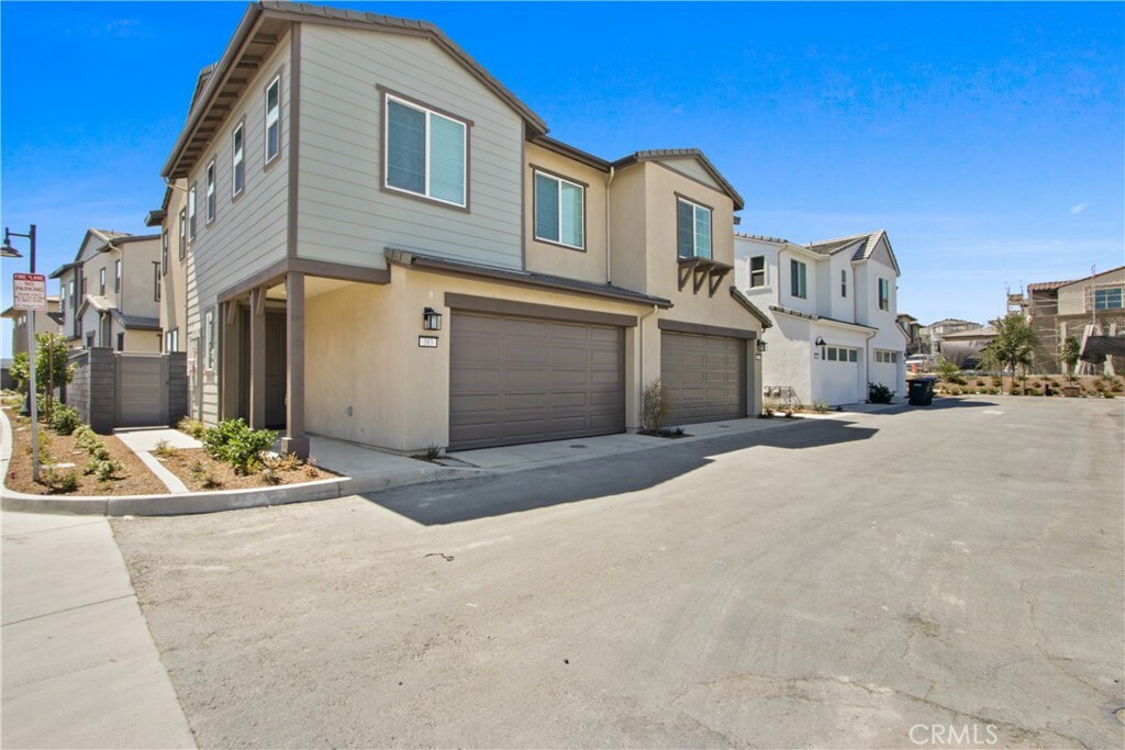 Property Photo:  383 Moonflower  CA 92694 