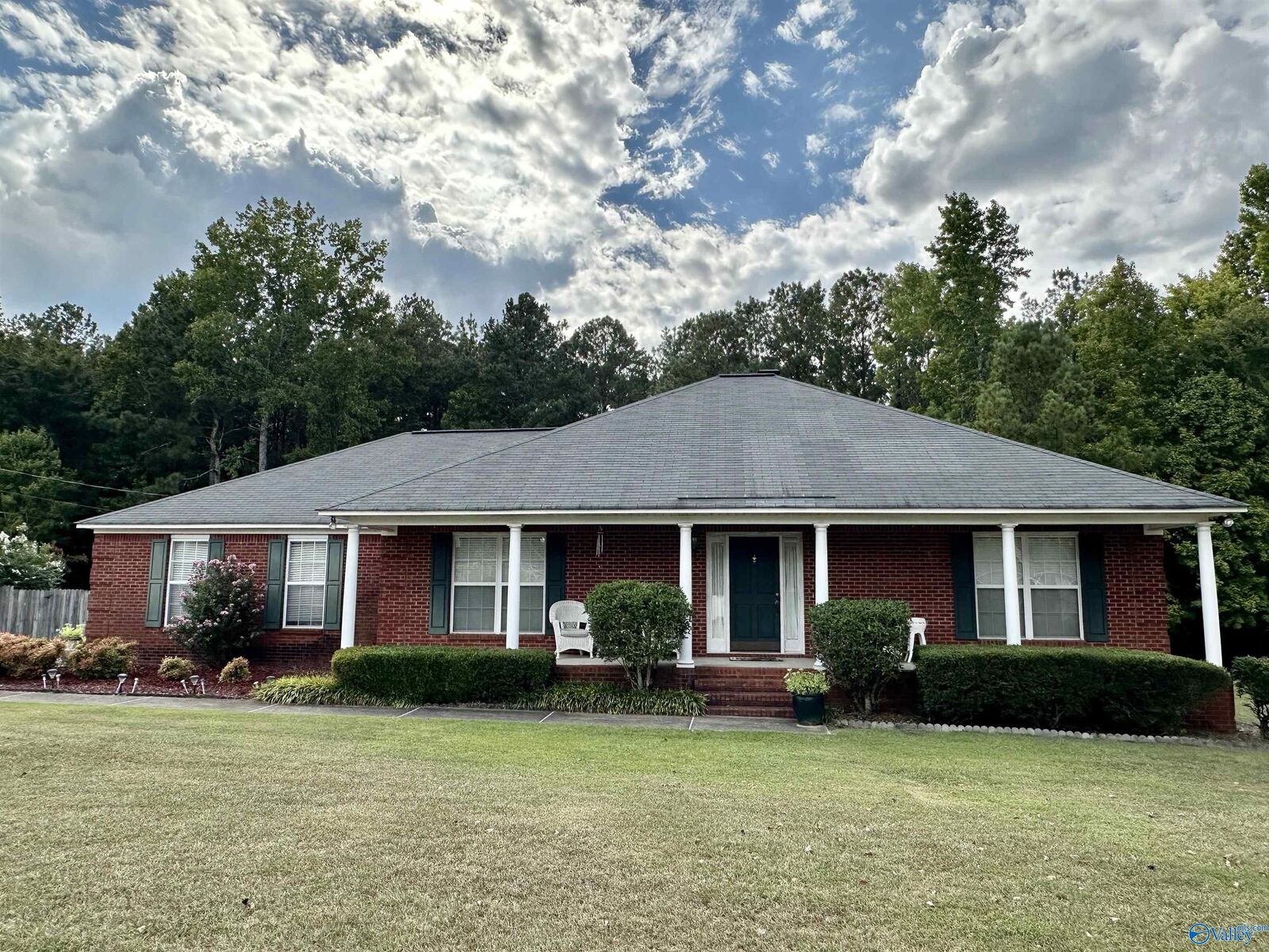 Property Photo:  104 Cumberland Lane  AL 35906 