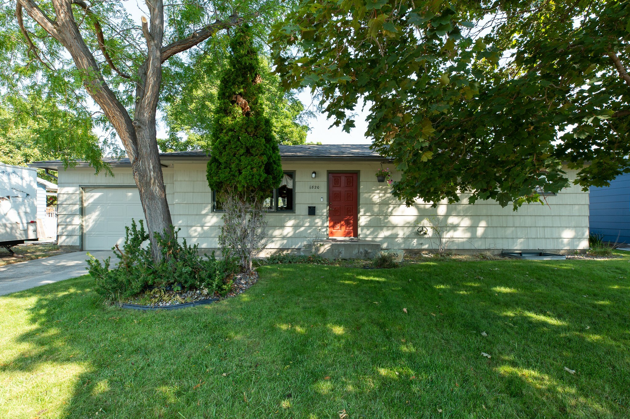 Property Photo:  1820 Dixon Avenue  MT 59801 