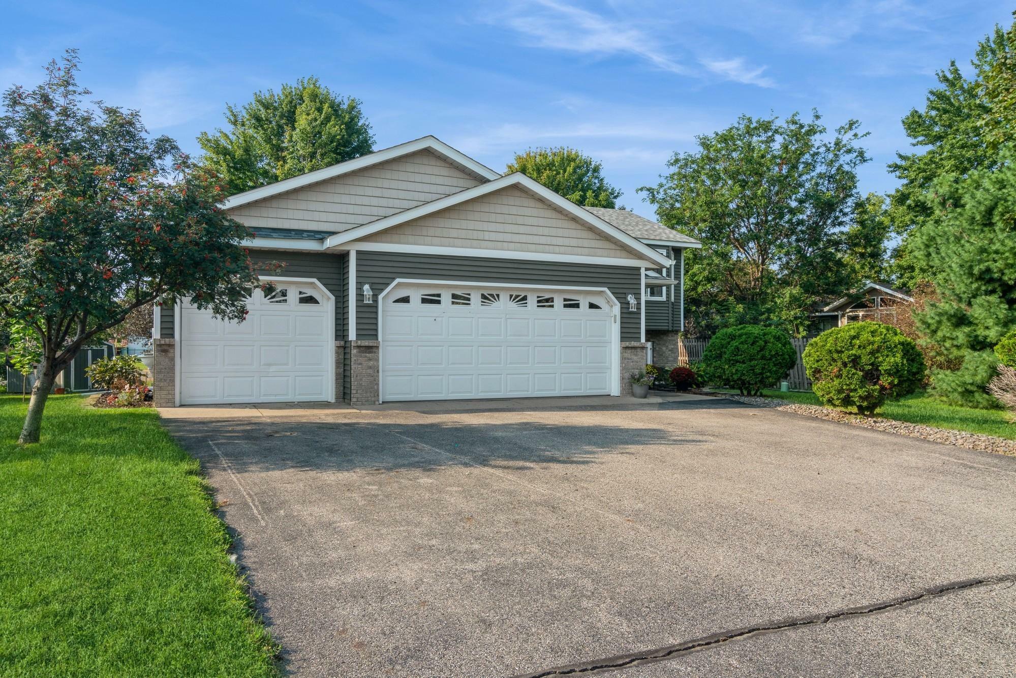 Property Photo:  308 Hickory Court  MN 56374 