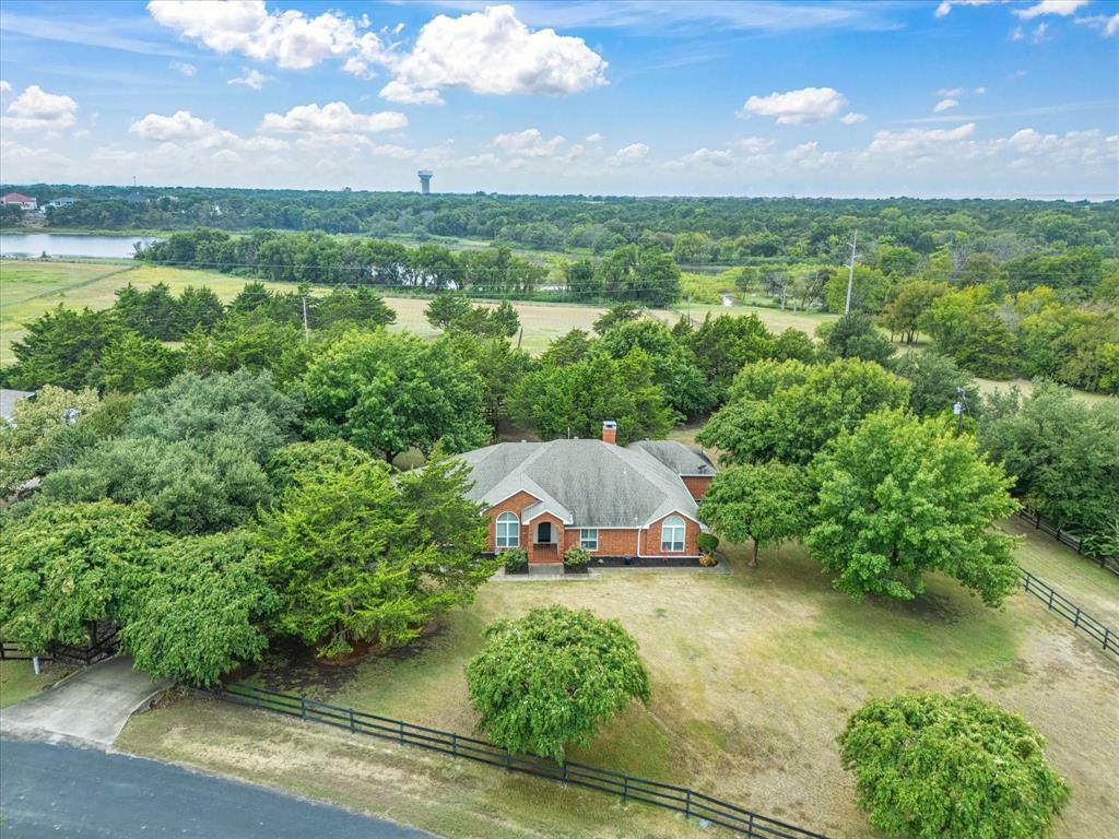 Property Photo:  3880 Steeple Chase Court  TX 76065 