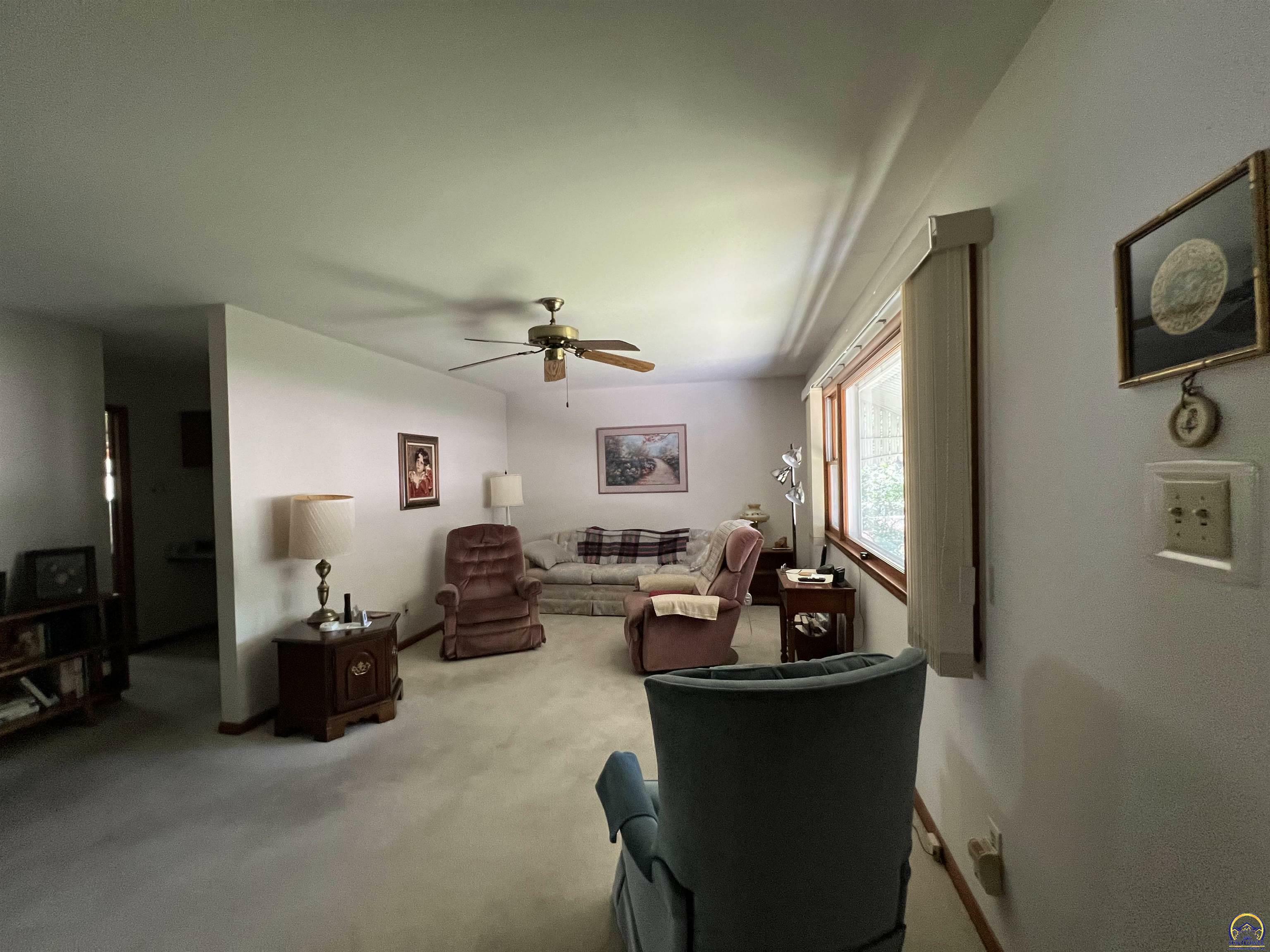 Property Photo:  5208 NE Ashby Ln  KS 66617 