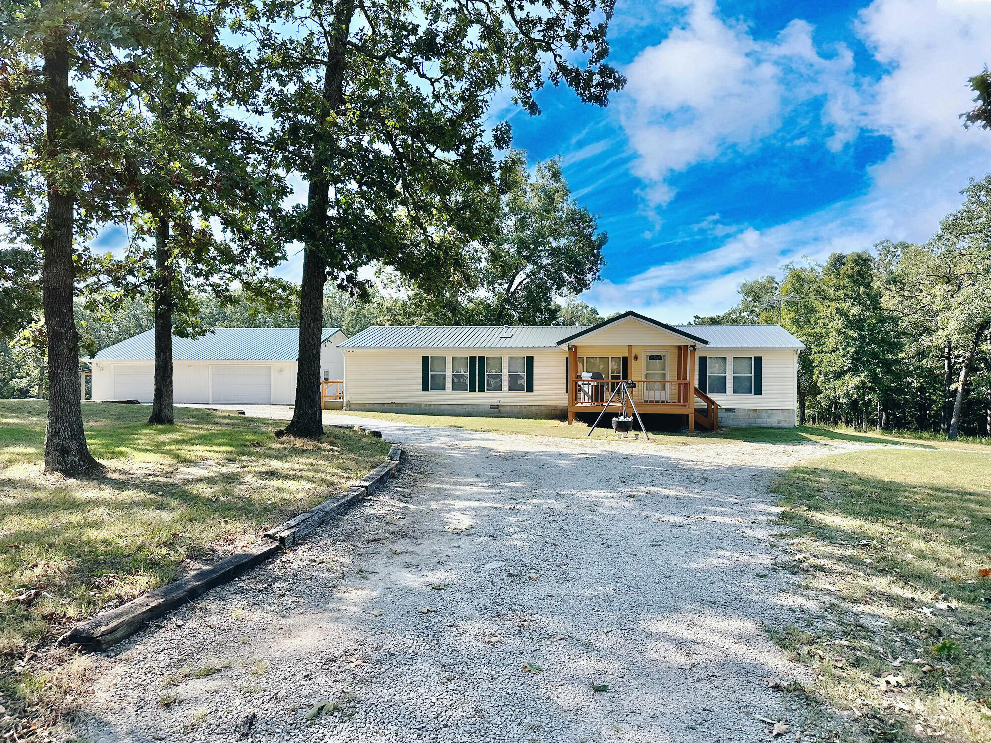 Property Photo: 26482 Sherwood Lane MO 65668