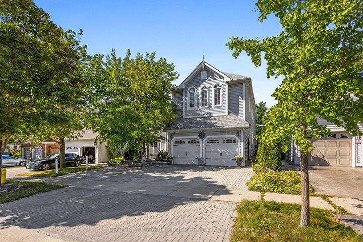 12 Zachary Pl  Whitby ON L1M 1E3 photo